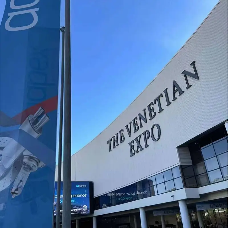 Luxfighter LED предводени светла што се прикажува во Aapex 2023 Лас Вегас